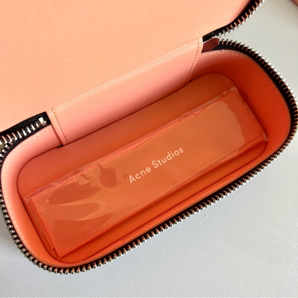 Acne Studios orange mirrored lenses cat eye sunglasses with a dangling piercing - Picture 10 of 12